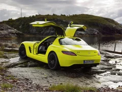 Permainan Mercedes-Benz SLS E-Cell Puzzle secara online