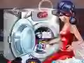 Permainan LadyBug Washing Costumes secara online