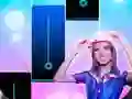 Permainan Ana emilia Piano Tiles secara online
